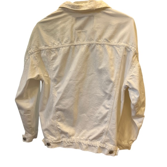 American eagle boyfriend distressed white denim jacket - Picture 3 of 3